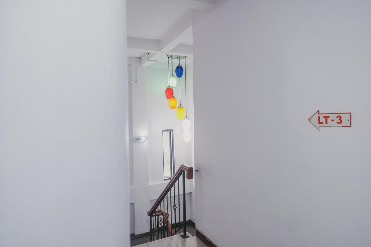 Reddoorz Near Nagoya Hill Mall Batam 5 Екстер'єр фото